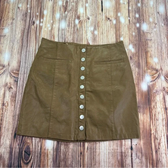 Free People  Faux Leather Skirt  Brown Button-Front Size 6 - Picture 12 of 13